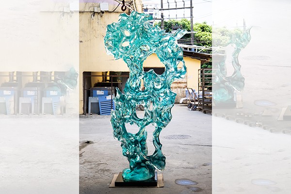 Abstract Transparent Resin Sculpture – Organic Tai Hu Stone Inspired Form for Interior & Art Display